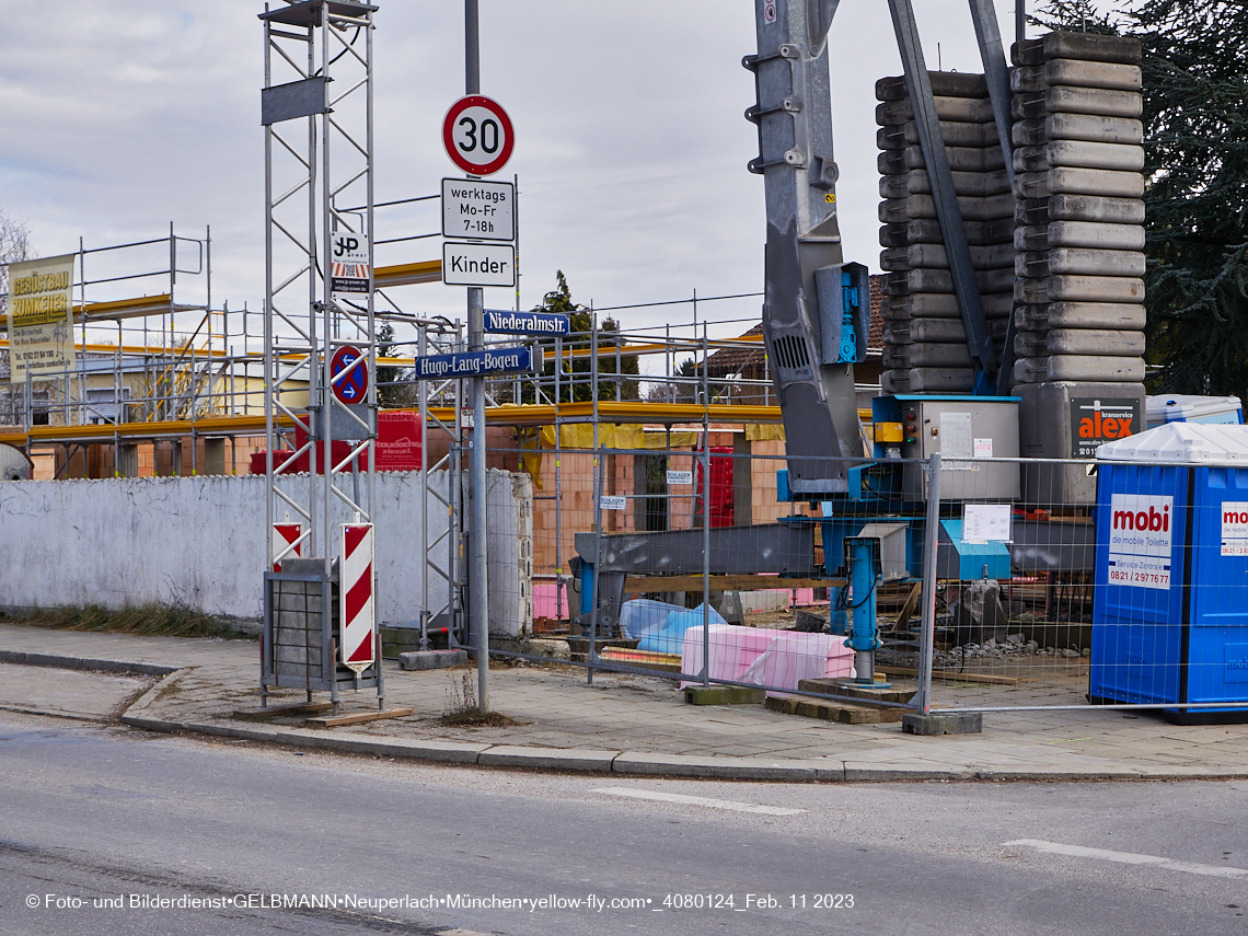 11.02.2023 - Baustelle Niederalmstraße 16 in Neuperlach
